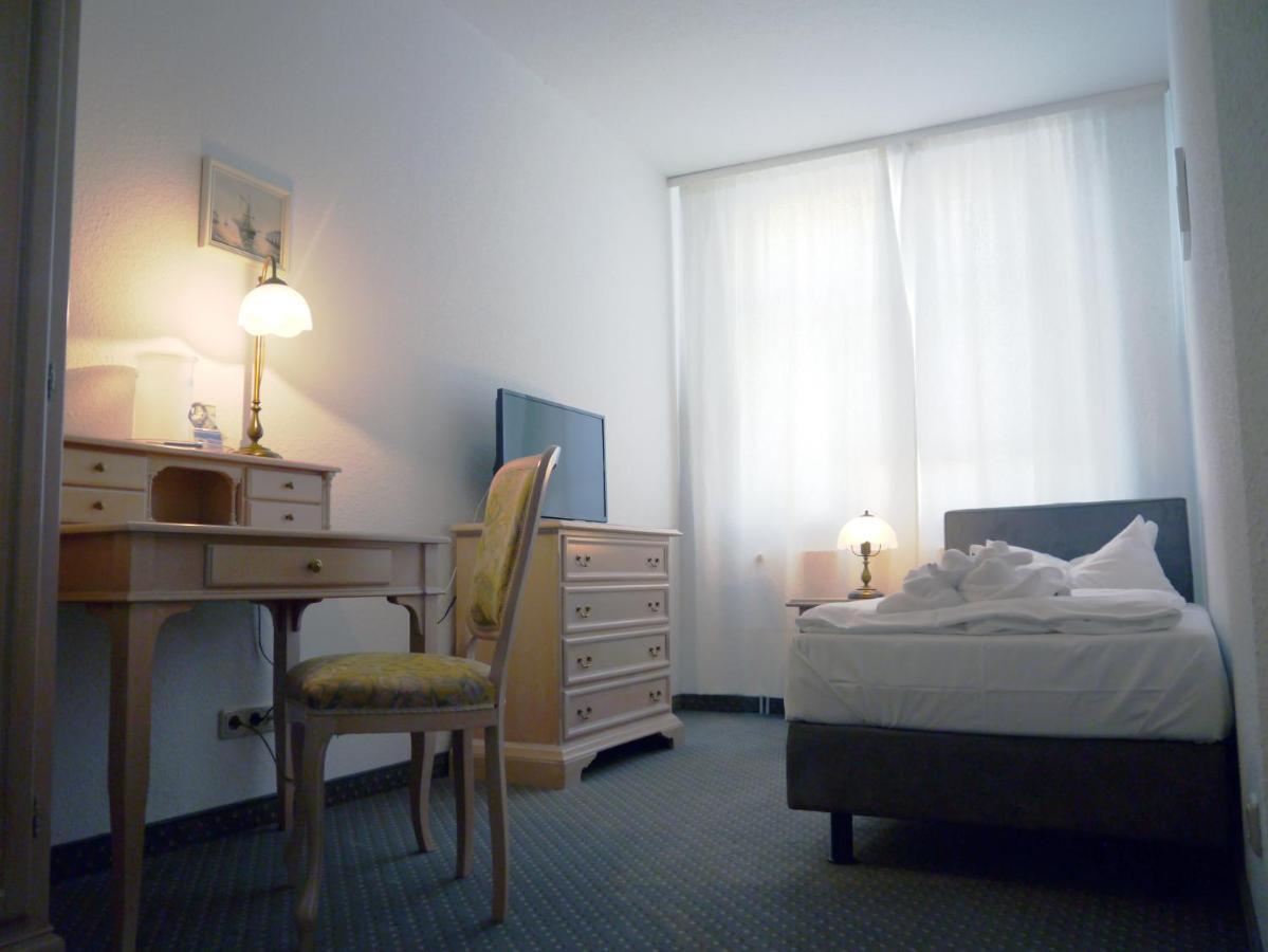 Hotel Esplanade Garni Ostseebad Kühlungsborn Exteriör bild